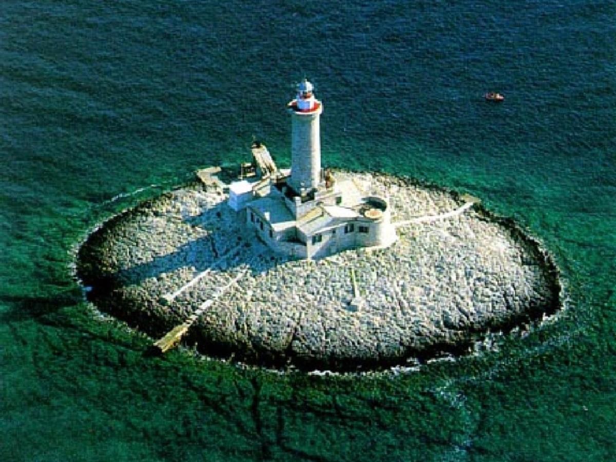 Luxury Apartment Sea Пула Екстериор снимка