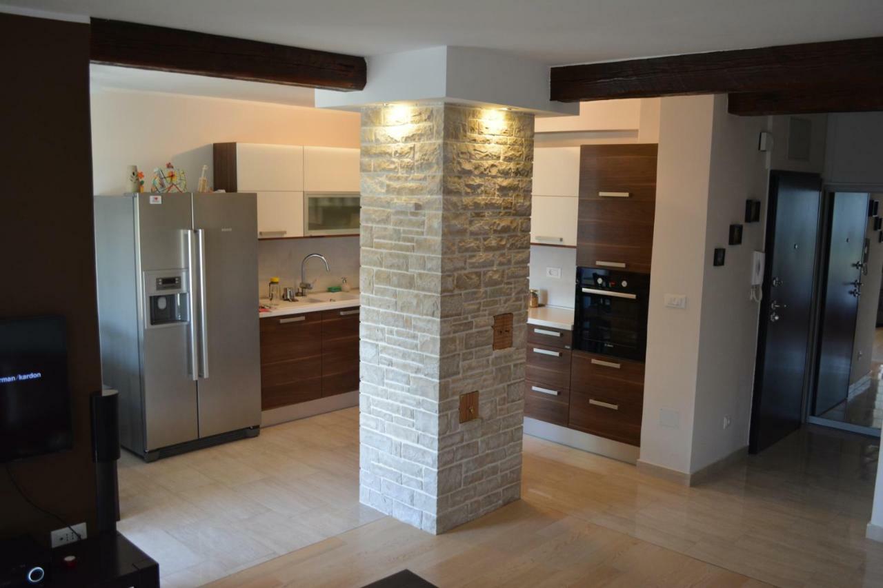 Luxury Apartment Sea Пула Екстериор снимка